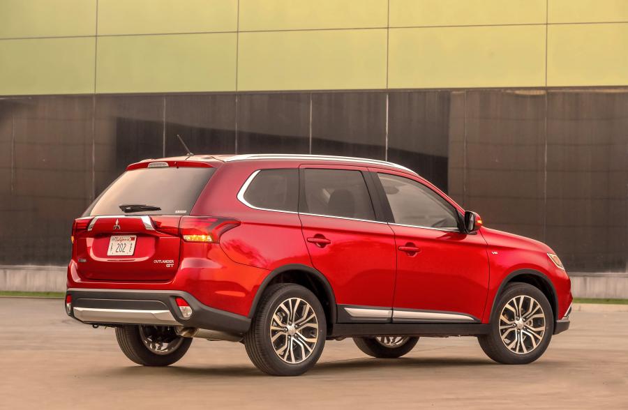  Mitsubishi Outlander 2015 года  (US) (фото 26 из 41)